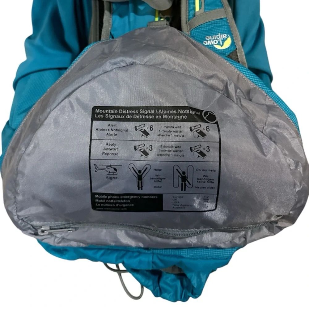 Lowe Alpine airzone ND32 Backpack great for skiing or snowboarding. Day hiking.